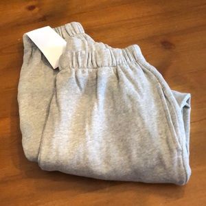 BNWT- Brandy Melville Rosa sweatpants
